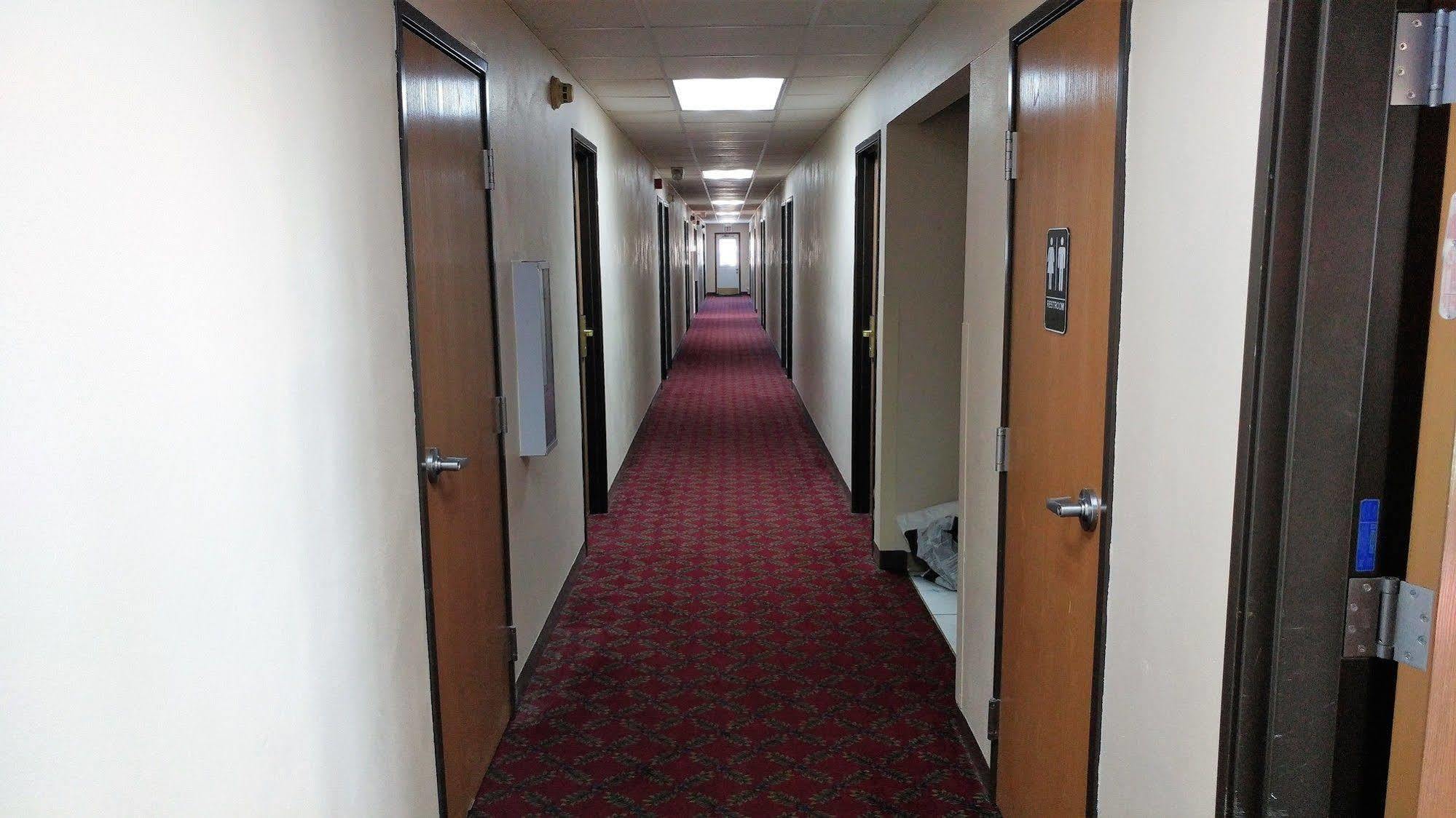 Red Carpet Inn - Windom Eksteriør bilde